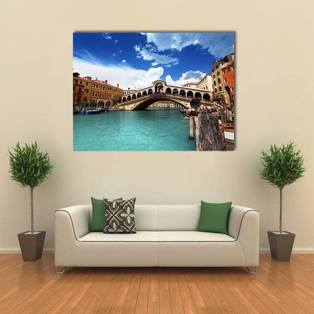 Rialto Bridge In Venice Italy Canvas Wall Art-1 Piece-Gallery Wrap-48" x 32"-Tiaracle