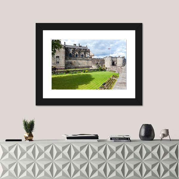 Stirling Castle Canvas Wall Art-1 Piece-Framed Print-20" x 16"-Tiaracle