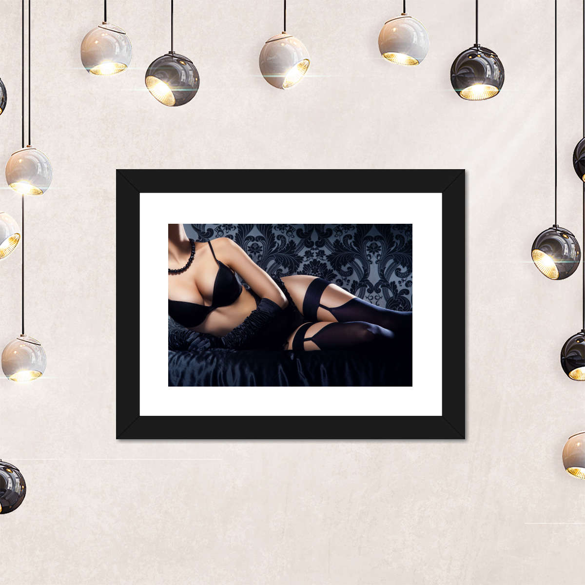 سیاہ دیوار آرٹ میں سیکسی عورت